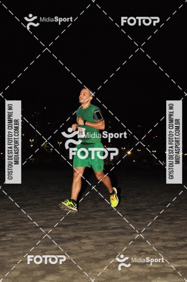 Achetez vos photos de l'vnementCorrida Noturna 5k Aniversario de So Vicente sur Fotop