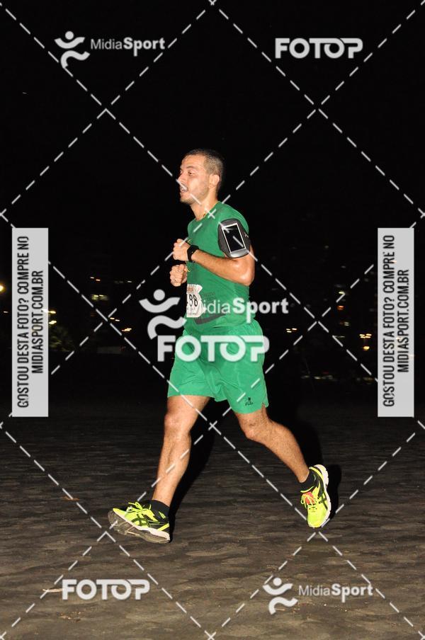 Achetez vos photos de l'vnementCorrida Noturna 5k Aniversario de So Vicente sur Fotop