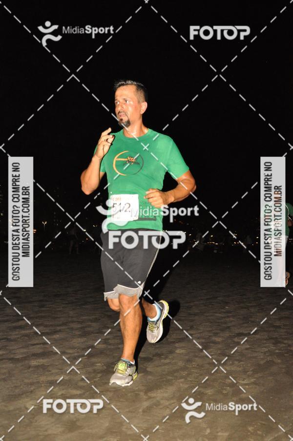 Achetez vos photos de l'vnementCorrida Noturna 5k Aniversario de So Vicente sur Fotop