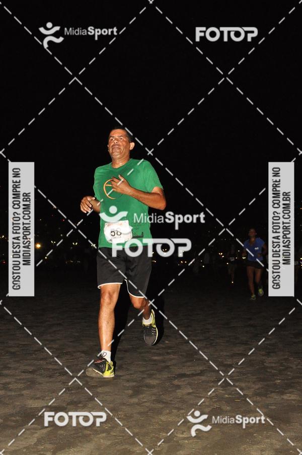 Achetez vos photos de l'vnementCorrida Noturna 5k Aniversario de So Vicente sur Fotop