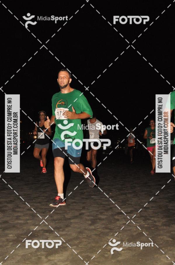 Achetez vos photos de l'vnementCorrida Noturna 5k Aniversario de So Vicente sur Fotop