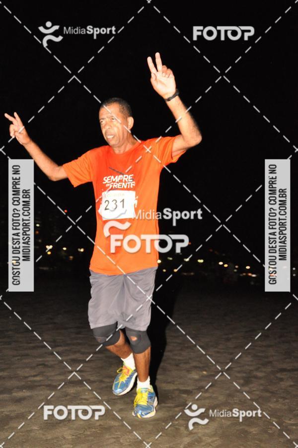 Achetez vos photos de l'vnementCorrida Noturna 5k Aniversario de So Vicente sur Fotop