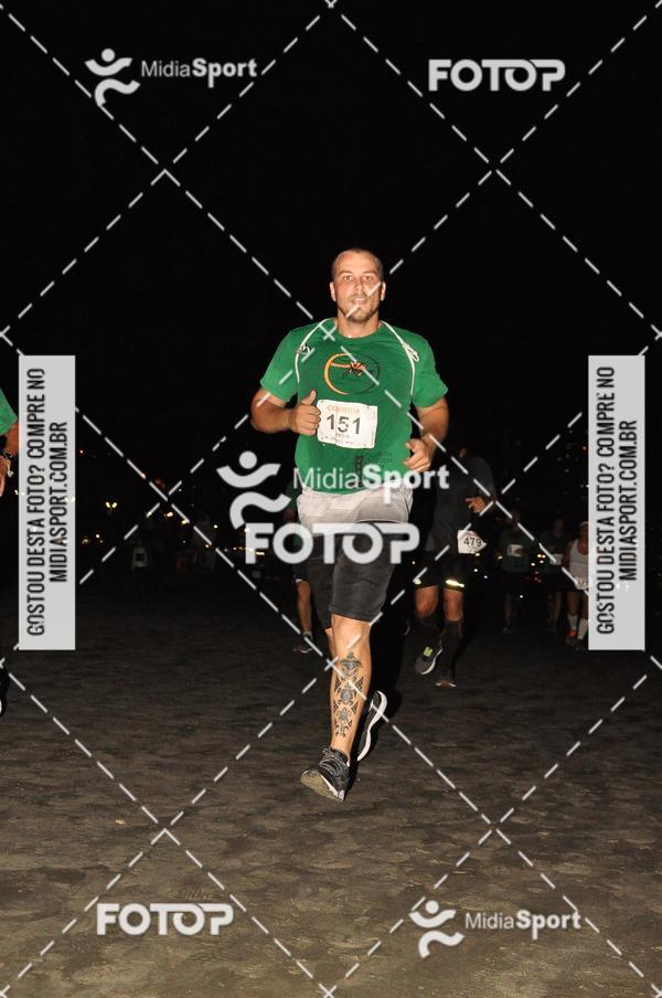 Achetez vos photos de l'vnementCorrida Noturna 5k Aniversario de So Vicente sur Fotop