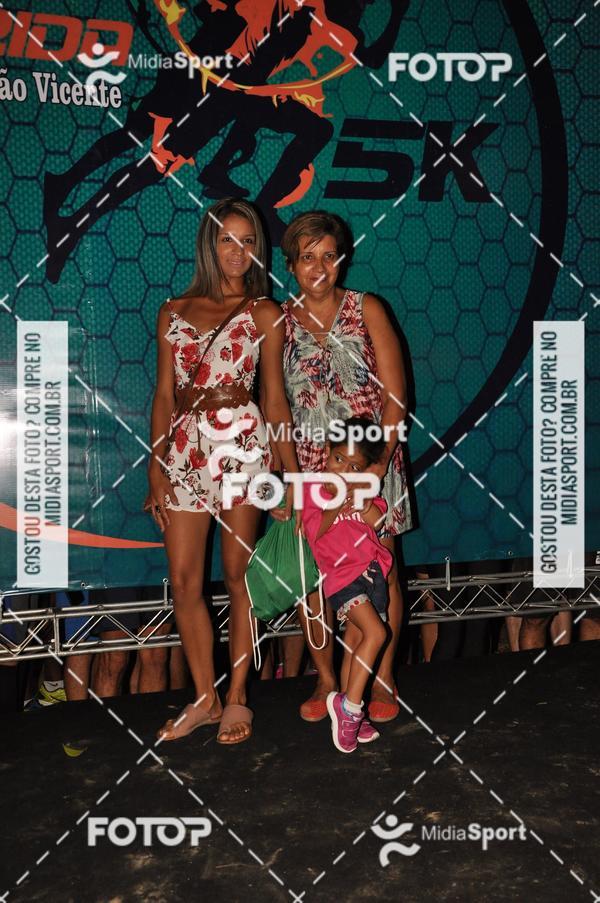 Compra tus fotos del eventoCorrida Noturna 5k Aniversario de So Vicente En Fotop