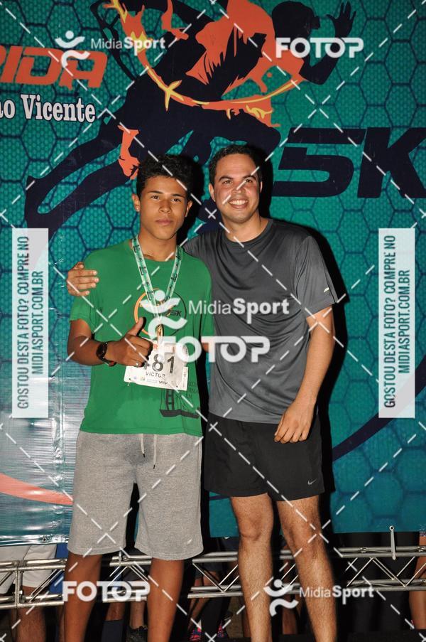 Compra tus fotos del eventoCorrida Noturna 5k Aniversario de So Vicente En Fotop