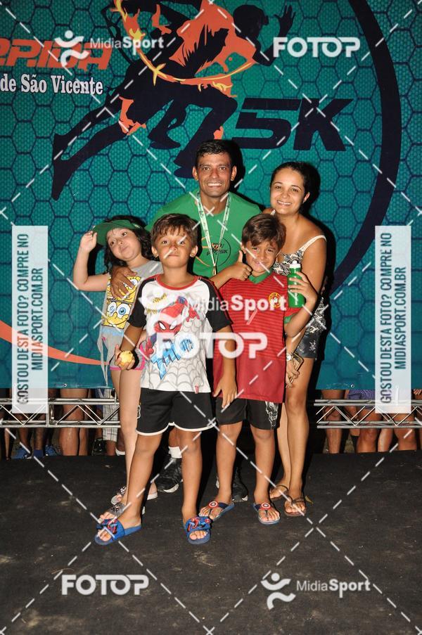 Compra tus fotos del eventoCorrida Noturna 5k Aniversario de So Vicente En Fotop