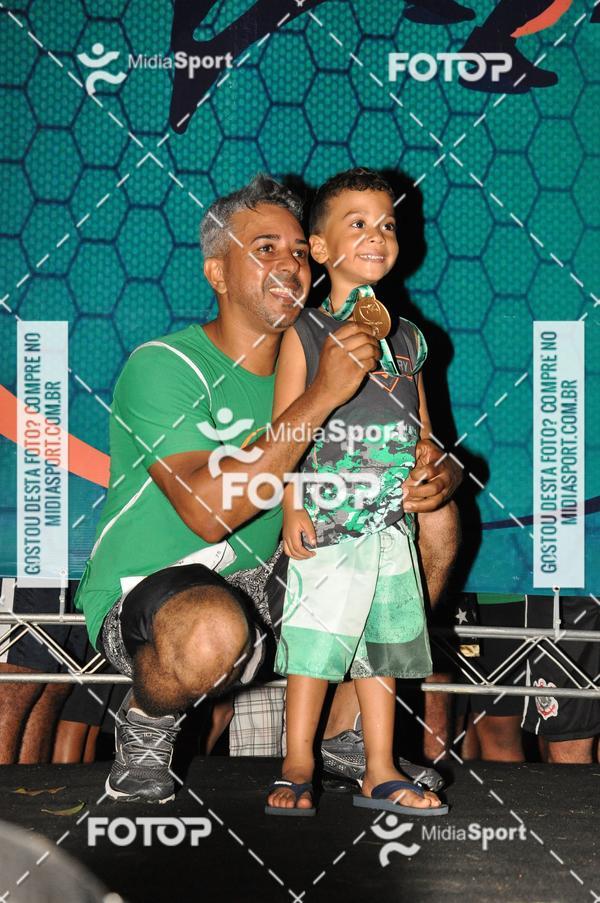 Compra tus fotos del eventoCorrida Noturna 5k Aniversario de So Vicente En Fotop