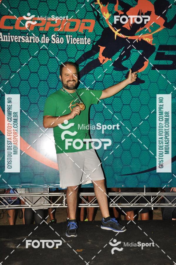 Compra tus fotos del eventoCorrida Noturna 5k Aniversario de So Vicente En Fotop