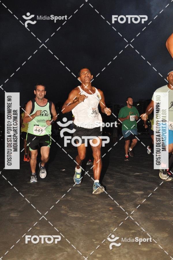 Compra tus fotos del eventoCorrida Noturna 5k Aniversario de So Vicente En Fotop