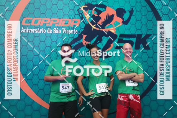 Buy your photos of the eventCorrida Noturna 5k Aniversario de So Vicente on Fotop