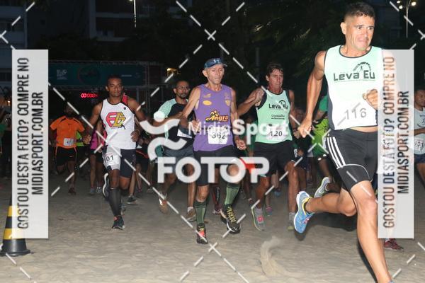 Compra tus fotos del eventoCorrida Noturna 5k Aniversario de So Vicente En Fotop