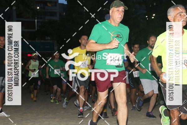 Compra tus fotos del eventoCorrida Noturna 5k Aniversario de So Vicente En Fotop