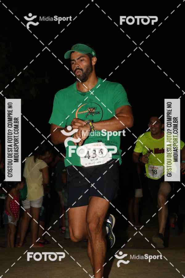 Buy your photos of the eventCorrida Noturna 5k Aniversario de So Vicente on Fotop