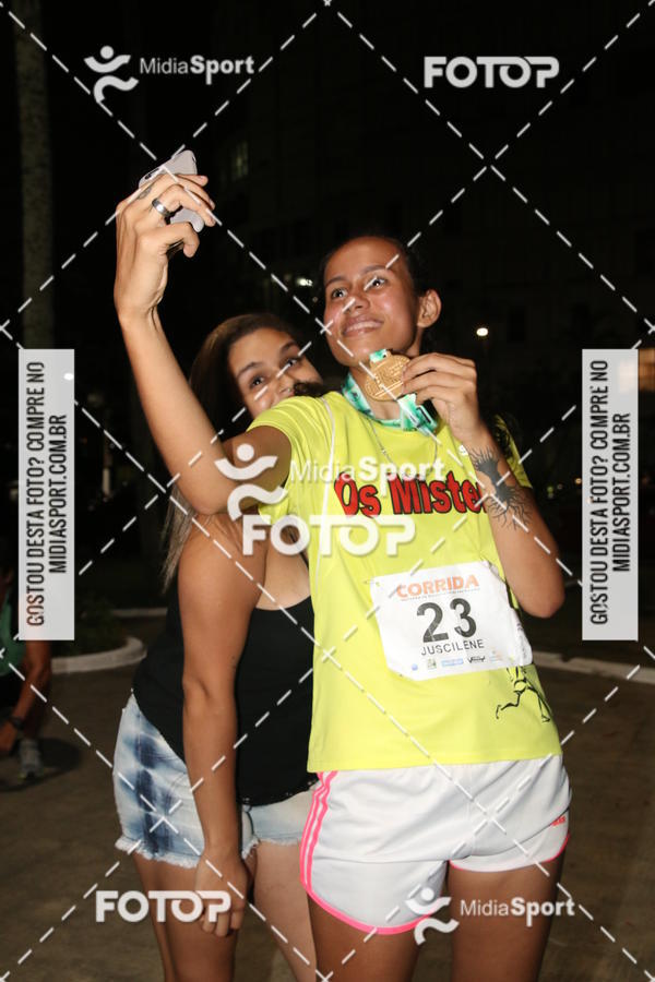 Compra tus fotos del eventoCorrida Noturna 5k Aniversario de So Vicente En Fotop