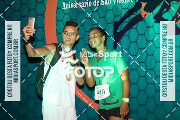 Compra tus fotos del eventoCorrida Noturna 5k Aniversario de So Vicente En Fotop