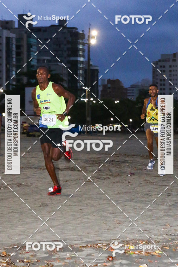 Buy your photos of the eventJovem Pan Night Run 2018 on Fotop