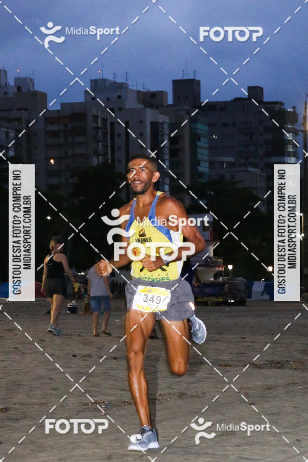 Buy your photos of the eventJovem Pan Night Run 2018 on Fotop