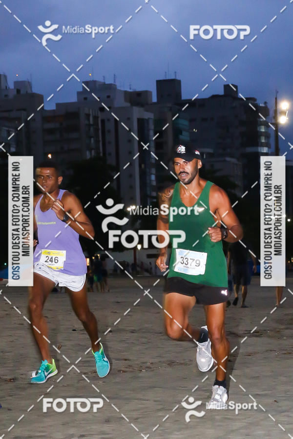 Buy your photos of the eventJovem Pan Night Run 2018 on Fotop