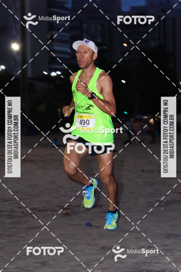 Buy your photos of the eventJovem Pan Night Run 2018 on Fotop