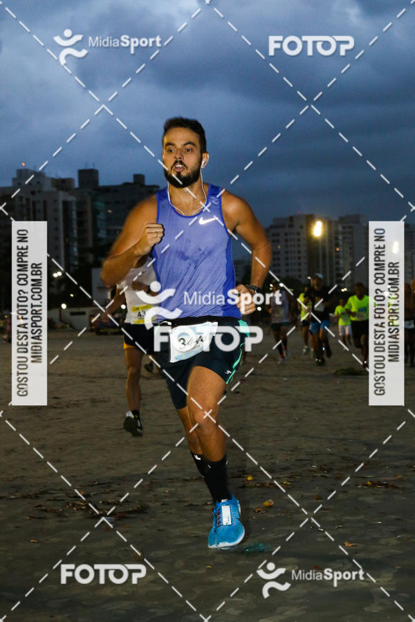 Buy your photos of the eventJovem Pan Night Run 2018 on Fotop