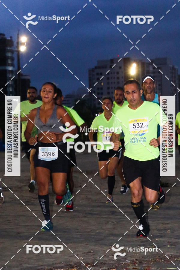 Buy your photos of the eventJovem Pan Night Run 2018 on Fotop