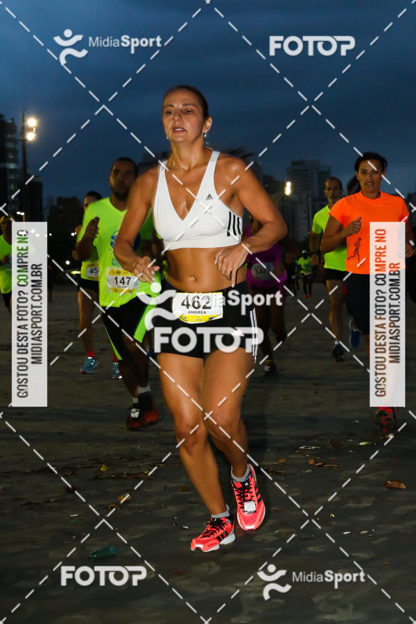 Buy your photos of the eventJovem Pan Night Run 2018 on Fotop