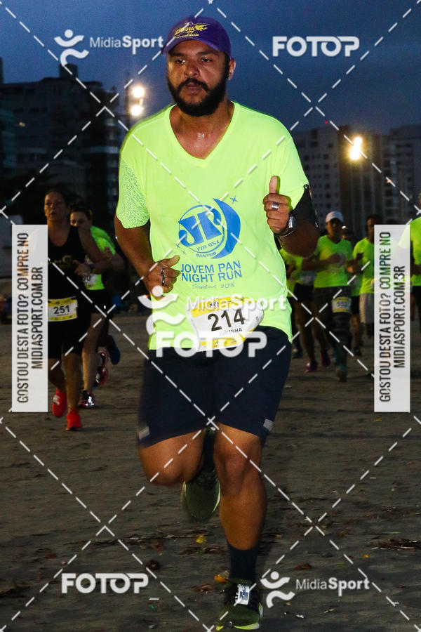 Buy your photos of the eventJovem Pan Night Run 2018 on Fotop
