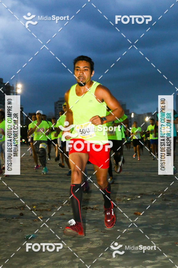 Buy your photos of the eventJovem Pan Night Run 2018 on Fotop
