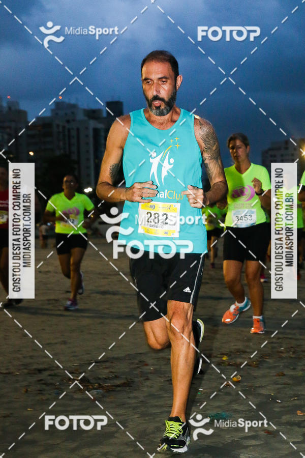 Buy your photos of the eventJovem Pan Night Run 2018 on Fotop