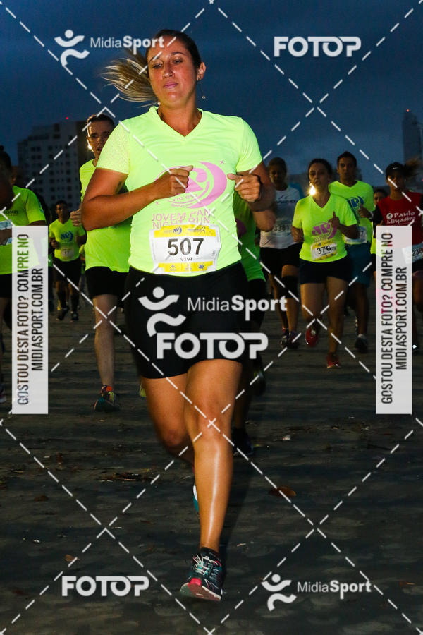 Buy your photos of the eventJovem Pan Night Run 2018 on Fotop