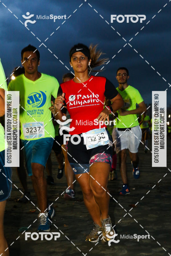 Buy your photos of the eventJovem Pan Night Run 2018 on Fotop