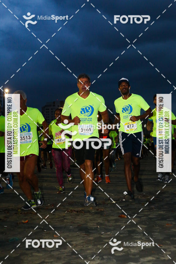 Buy your photos of the eventJovem Pan Night Run 2018 on Fotop