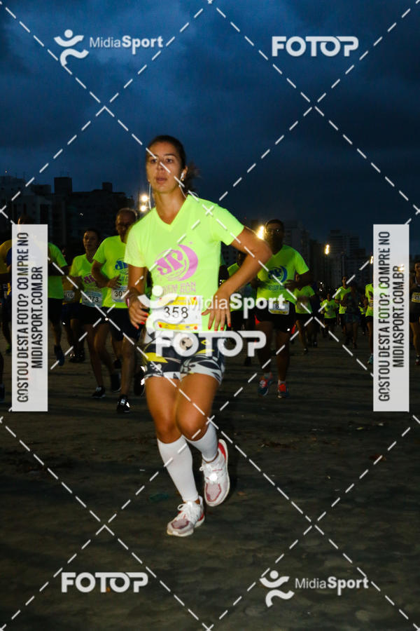 Buy your photos of the eventJovem Pan Night Run 2018 on Fotop