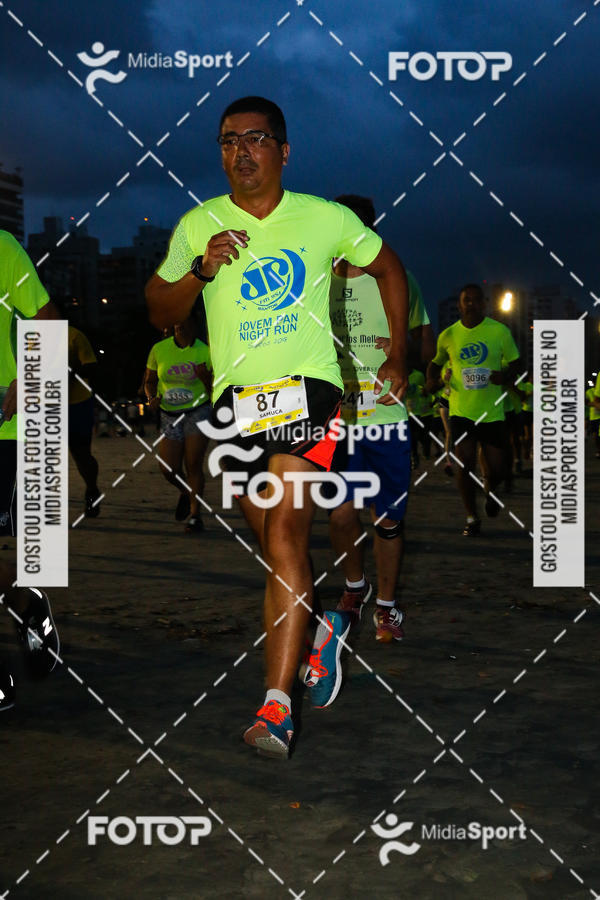Buy your photos of the eventJovem Pan Night Run 2018 on Fotop