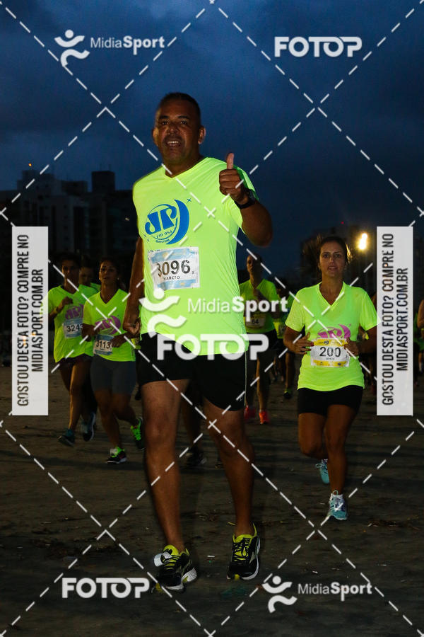 Buy your photos of the eventJovem Pan Night Run 2018 on Fotop