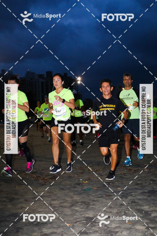 Buy your photos of the eventJovem Pan Night Run 2018 on Fotop