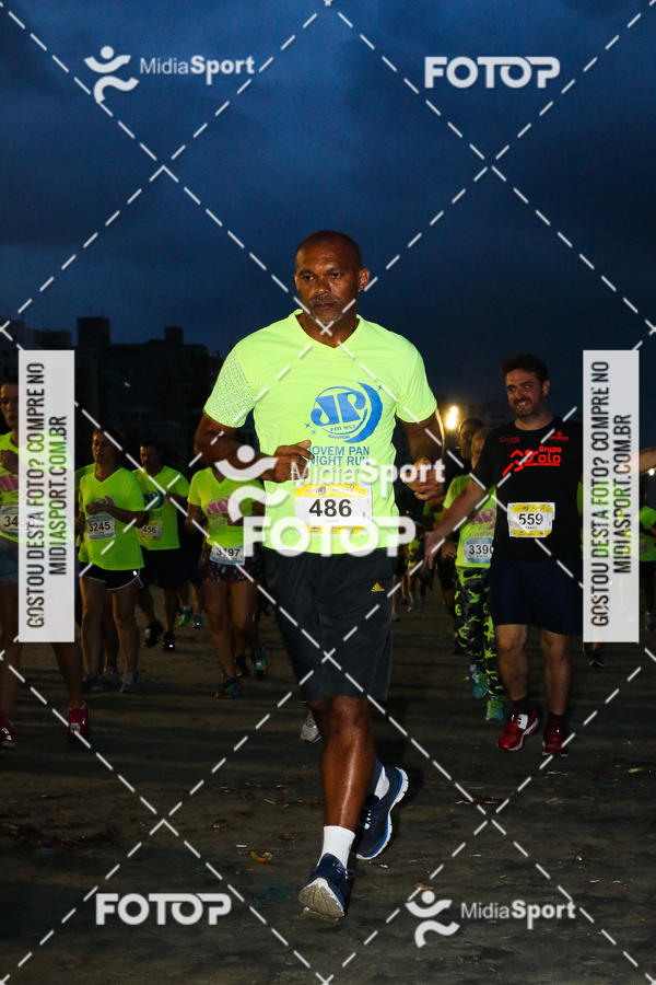 Buy your photos of the eventJovem Pan Night Run 2018 on Fotop