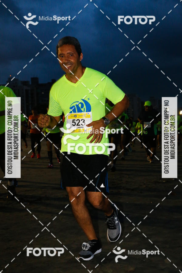 Buy your photos of the eventJovem Pan Night Run 2018 on Fotop