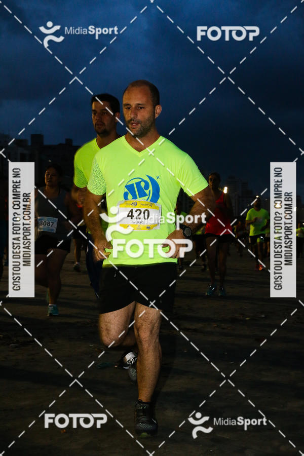 Buy your photos of the eventJovem Pan Night Run 2018 on Fotop
