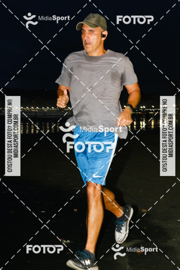 Buy your photos of the eventJovem Pan Night Run 2018 on Fotop