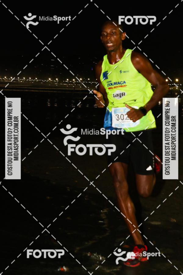 Buy your photos of the eventJovem Pan Night Run 2018 on Fotop