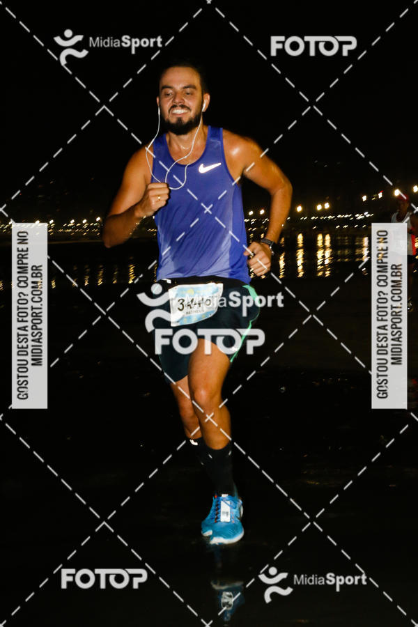 Buy your photos of the eventJovem Pan Night Run 2018 on Fotop