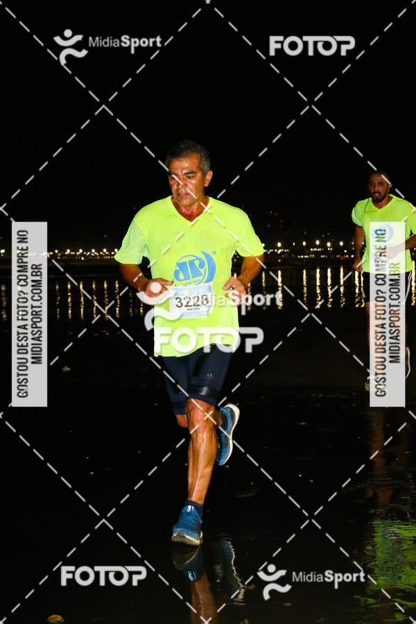 Buy your photos of the eventJovem Pan Night Run 2018 on Fotop