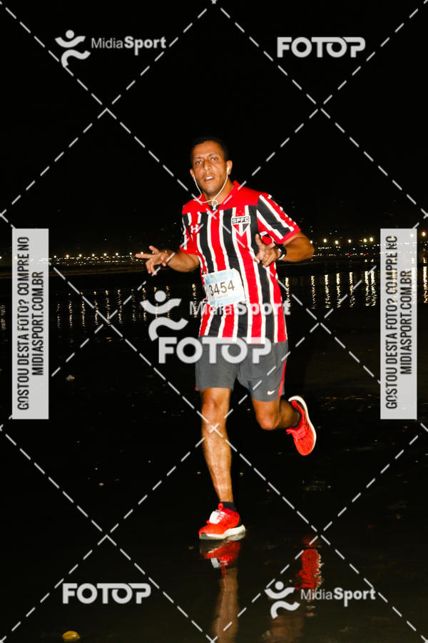 Buy your photos of the eventJovem Pan Night Run 2018 on Fotop