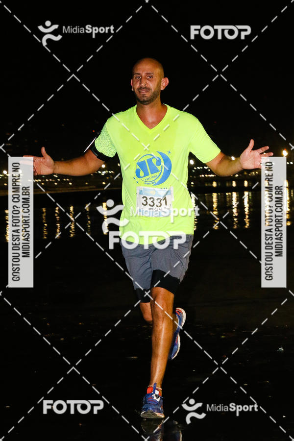 Buy your photos of the eventJovem Pan Night Run 2018 on Fotop