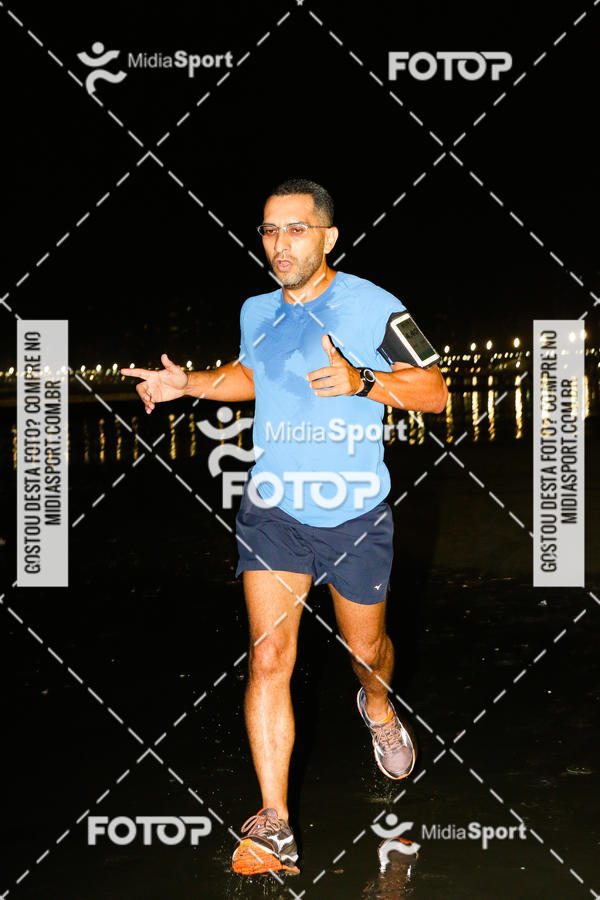 Buy your photos of the eventJovem Pan Night Run 2018 on Fotop