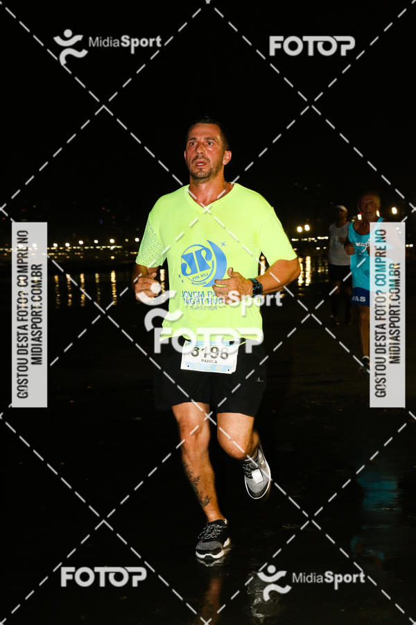 Buy your photos of the eventJovem Pan Night Run 2018 on Fotop