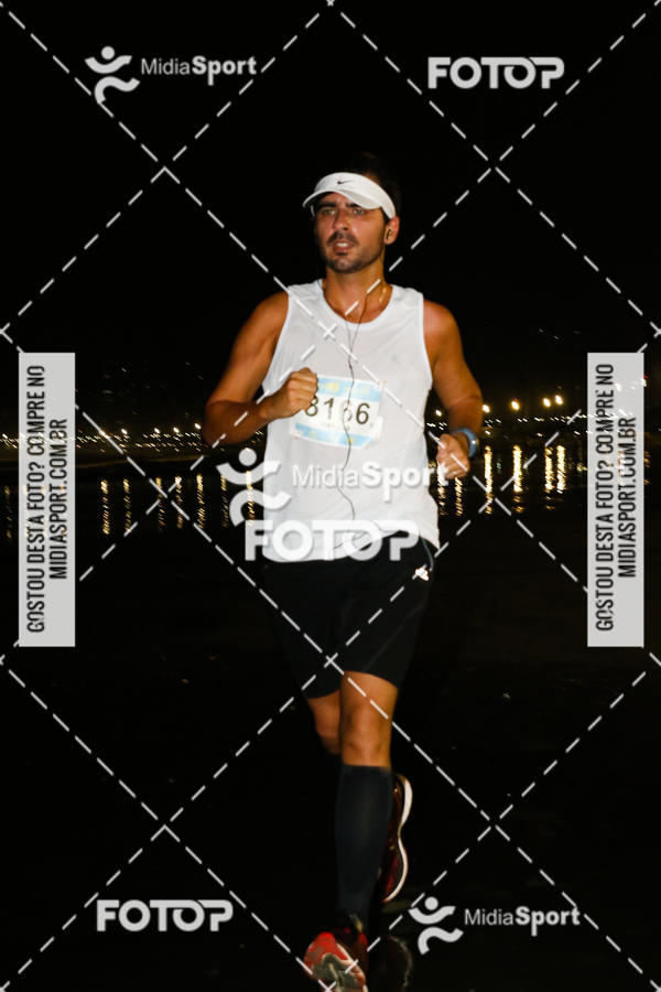 Buy your photos of the eventJovem Pan Night Run 2018 on Fotop