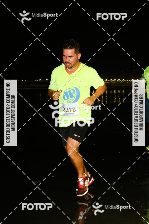 Buy your photos of the eventJovem Pan Night Run 2018 on Fotop