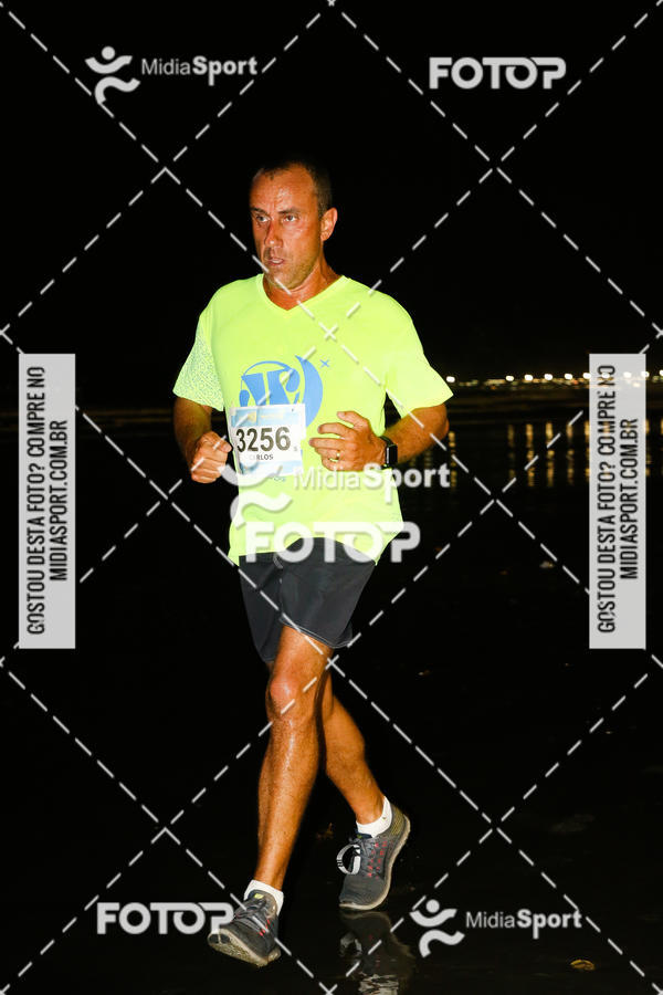 Buy your photos of the eventJovem Pan Night Run 2018 on Fotop